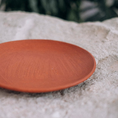 Curved plates, Red Clay